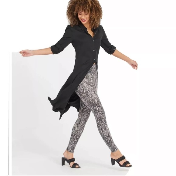 SPANX Pants - Spanx Faux Leather Snake Shine Leggings Size Small Shapewear Appear New 8866
